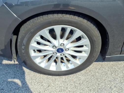 Magnetic Metallic 2017 Ford C-Max Hybrid SE