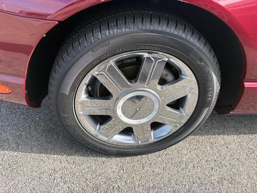 2004 Ford Thunderbird Deluxe