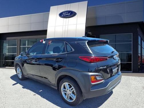 Ultra Black 2021 Hyundai KONA SE