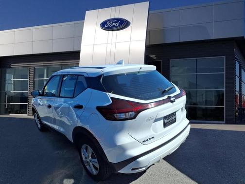 2022 Nissan Kicks S