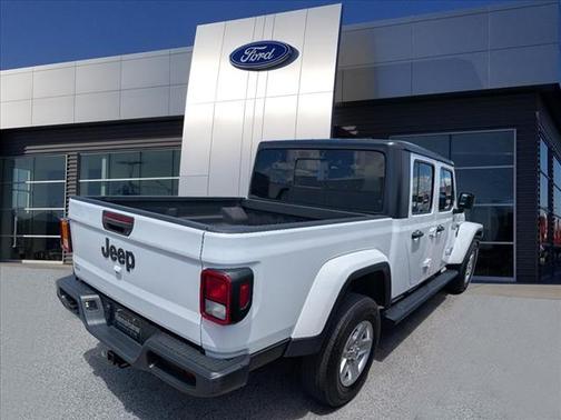2023 Jeep Gladiator SPORT