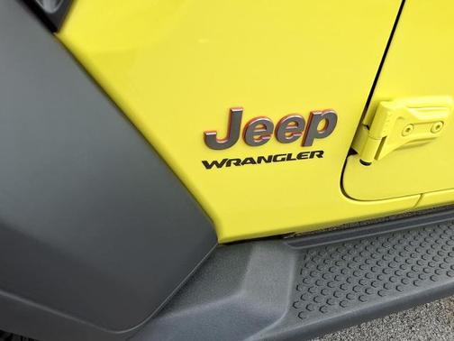 Velocity 2022 Jeep Wrangler SPORT