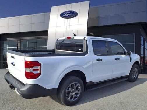 Oxford White 2022 Ford Maverick XLT