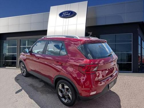 2024 Hyundai VENUE SEL