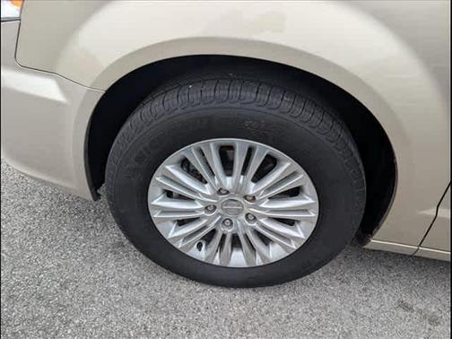 2015 Chrysler Town & Country Limited Platinum