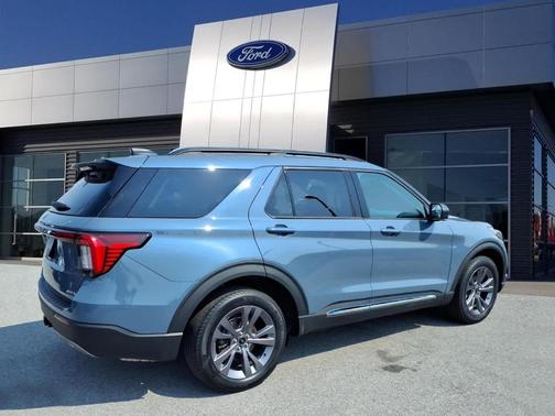 Vapor Blue Metallic 2025 Ford Explorer Active