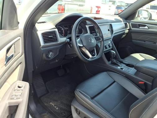 Pure White 2021 Volkswagen Atlas Cross Sport 2.0T SE W/ TECHNOLOGY
