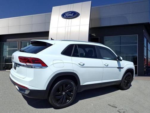 Pure White 2021 Volkswagen Atlas Cross Sport 2.0T SE W/ TECHNOLOGY