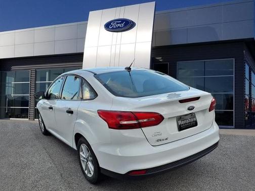 OXFORD WHITE 2018 Ford Focus S