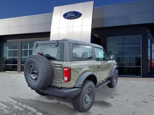 2025 Ford Bronco Base