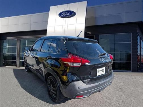 2020 Nissan Kicks S