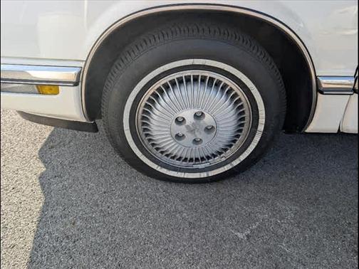 1993 Buick Riviera Base