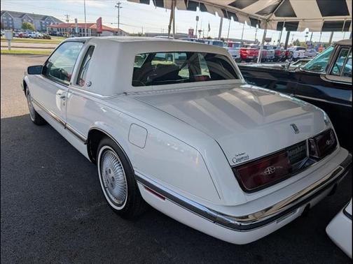 1993 Buick Riviera Base