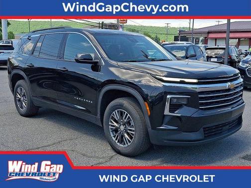 Mosaic Black Metallic 2026 Chevrolet Traverse LT