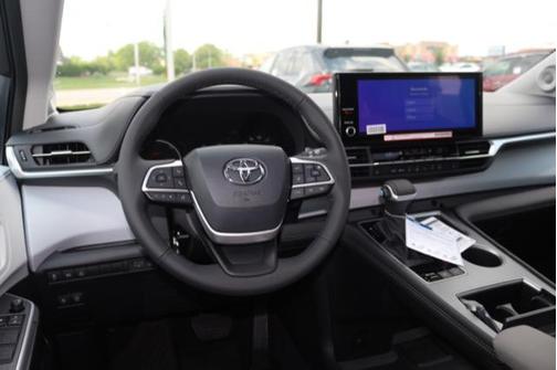 2025 Toyota Sienna XLE 7 Passenger