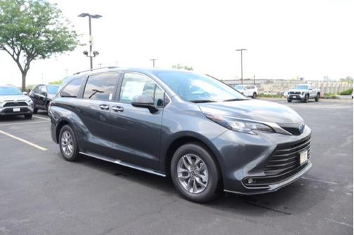 2025 Toyota Sienna XLE 7 Passenger