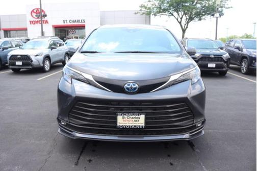 2025 Toyota Sienna XLE 7 Passenger