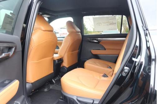 2026 Toyota Highlander Platinum