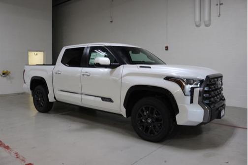 2025 Toyota Tundra Hybrid Platinum