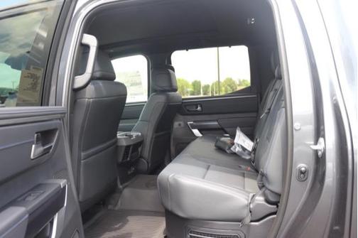 2025 Toyota Tundra Hybrid Platinum