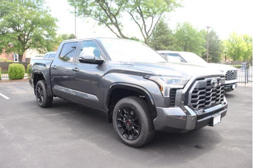 2025 Toyota Tundra Hybrid Platinum