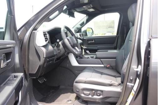 2025 Toyota Tundra Hybrid Platinum