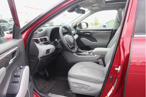2025 Toyota Highlander Platinum