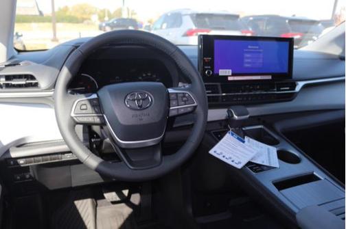 2025 Toyota Sienna XLE 7 Passenger