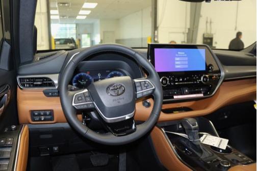 2026 Toyota Highlander Platinum