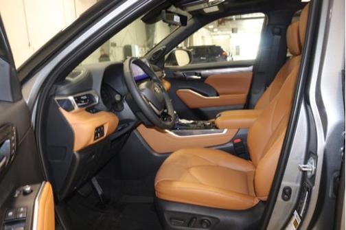 2026 Toyota Highlander Platinum