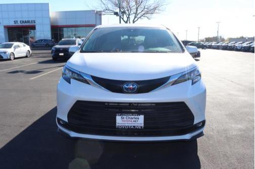 2025 Toyota Sienna XLE