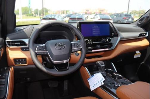 2025 Toyota Highlander Platinum