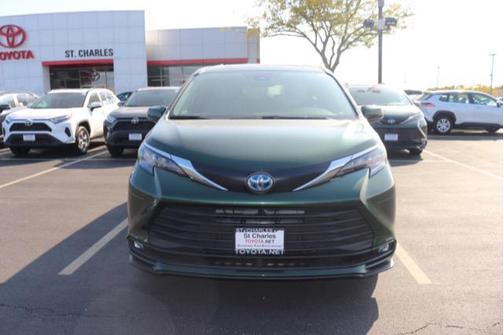 2025 Toyota Sienna XLE 7 Passenger