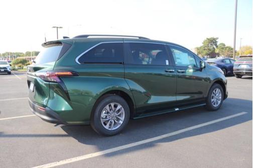 2025 Toyota Sienna XLE 7 Passenger