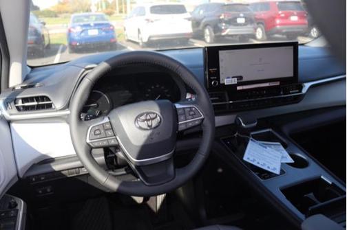 2025 Toyota Sienna XLE 7 Passenger