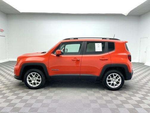 Photo 5 of 32 of 2019 Jeep Renegade Latitude