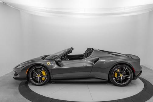 2025 Ferrari 296 GTS 