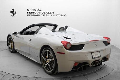 Photo 2 of 32 of 2013 Ferrari 458 Spider Base