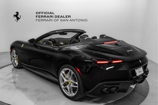 2025 Ferrari Roma Spider 