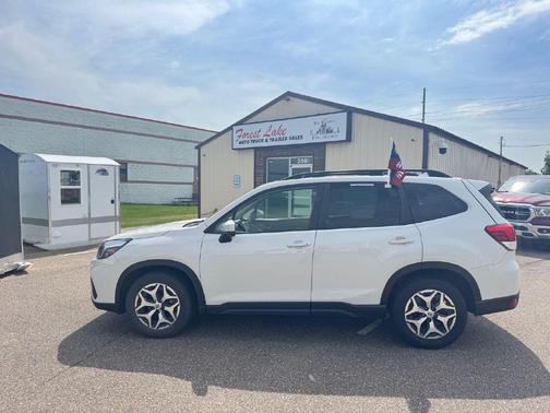 Crystal White Pearl 2019 Subaru Forester Premium