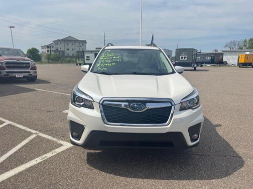 Crystal White Pearl 2019 Subaru Forester Premium