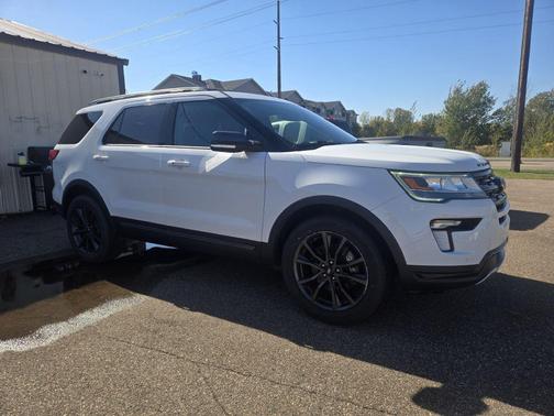 WHITE 2018 Ford Explorer XLT
