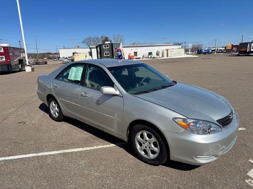 Lunar Mist Metallic 2004 Toyota Camry LE V6