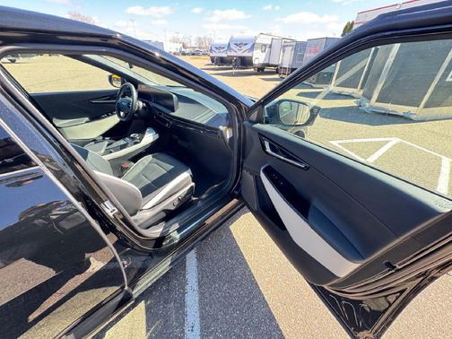 Aurora Black Pearl 2024 Kia EV6 GT-Line