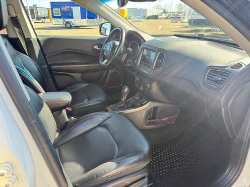 White Clearcoat 2018 Jeep Compass Trailhawk