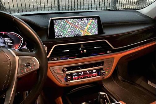 2022 BMW 740 i xDrive