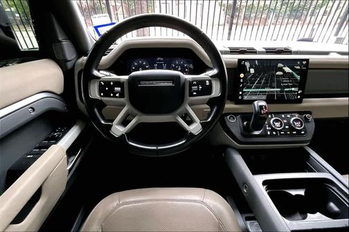 2022 Land Rover Defender 110 SE