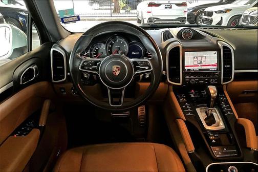 2016 Porsche Cayenne Cayenne