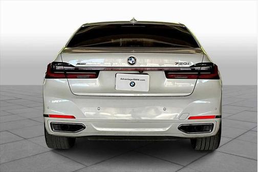 2021 BMW 750 i xDrive