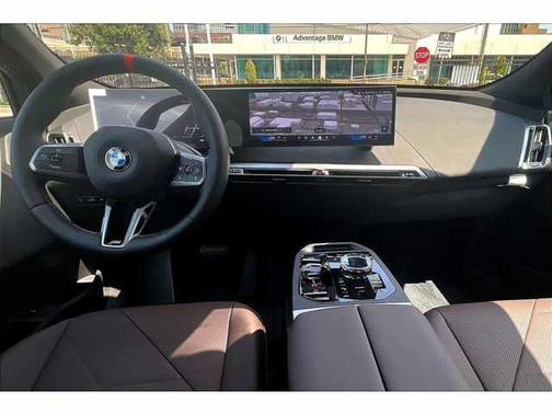 2025 BMW iX M60